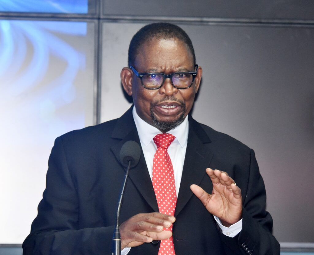 ZIPHASISIWE ePhalamende ngoLwesithathu iziphakamiso ezihambisana nesabelomali sanonyaka esethulwe nguMnu Enoch Godongwana onguNgqongqoshe wezeMali, ngomhla ka-21 ngoMeyi.