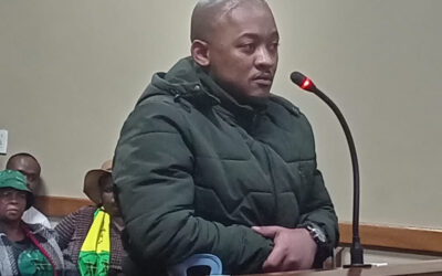 APHUME ethukuthele eNkantolo yesiFunda eScottburgh, amalungu omphakathi ngokungaqhubeki kwecala lokubulawa kowesifazane wakwaMadlala, ePort Shepstone, okuboshwe uyise wengane yakhe ngokufa kwakhe.