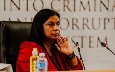 ZIBUKEKA zingasivuni izinto kwiMdlanga Commission of Inquiry, isikhulu esiphezulu se-Investigating Directorate Against Corruption (IDAC), u-Adv Andrea Johnson njengoba le khomishini ilokhu isivumisa izinto esingenzanga kahle kuzona ukuthwesa amacala uLt General Dumisani Khumalo nezinye izikhulu zamaphoyisa.