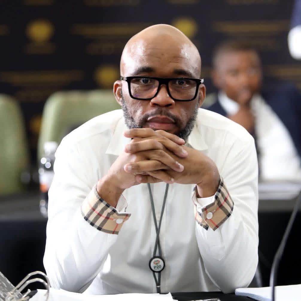 UNOGADA ongufakazi wokuqala ecaleni lokuzama ukubulala usomabhizinisi uMnu Joe “Ferrari” Sibanyoni elibhekene noMnu Vusumuzi “Cat” Matlala, uveze ukuthi naye wadubula wabhekisa kwababedubula lo somabhizinisi ngo-2022.