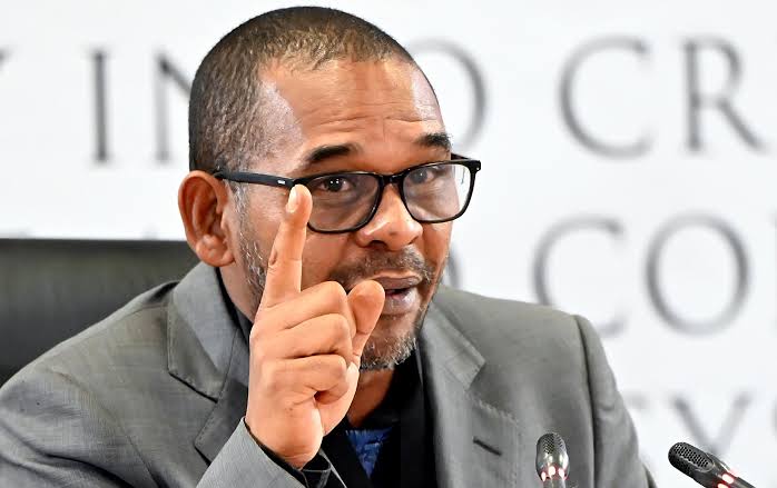 Ubuyela enkantolo u-Adams